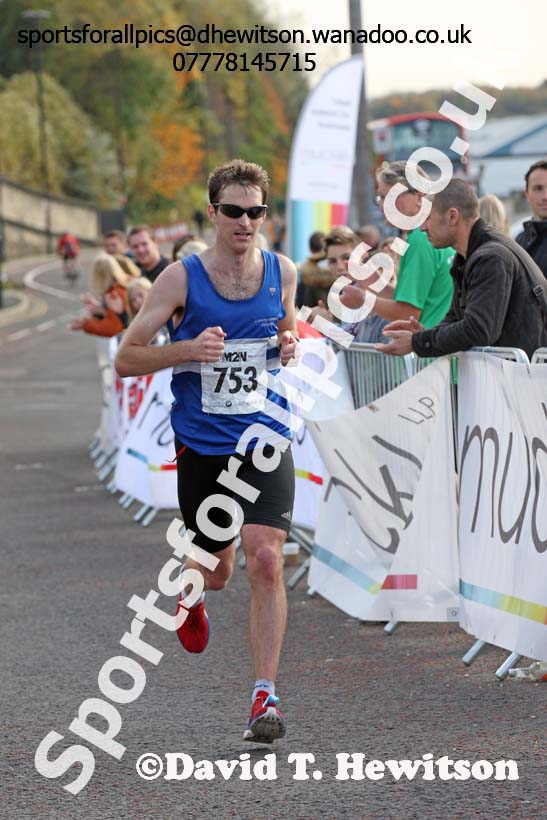 Andrew Lawrence 2nd in the Morpeth to Newcastle Marathon. Photo: David T. Hewitson/Sports for All Pics